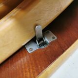 Very beautiful vintage hanger holder, including 7 matching hangers.