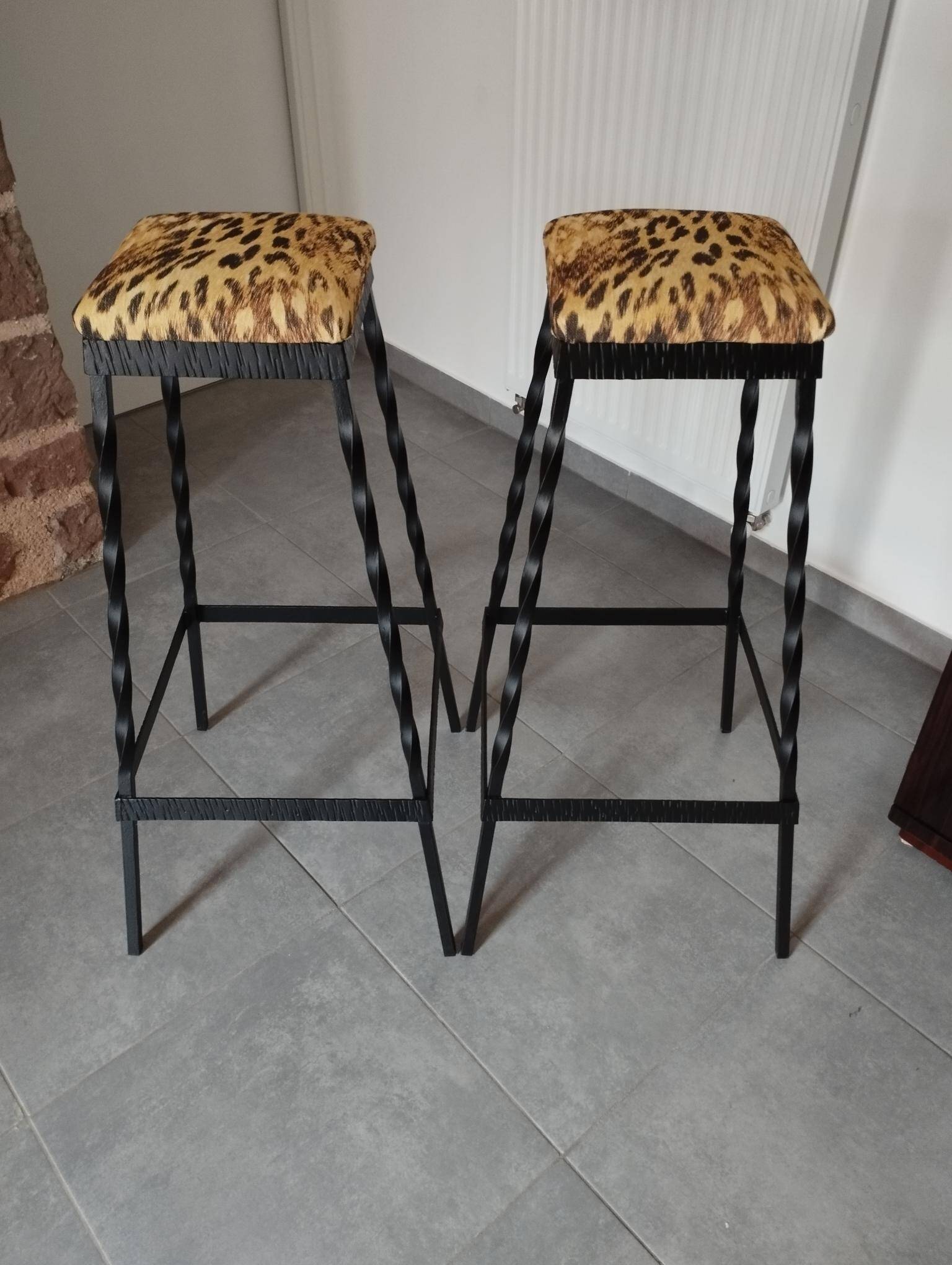 4 brutalist stools from the 1950s