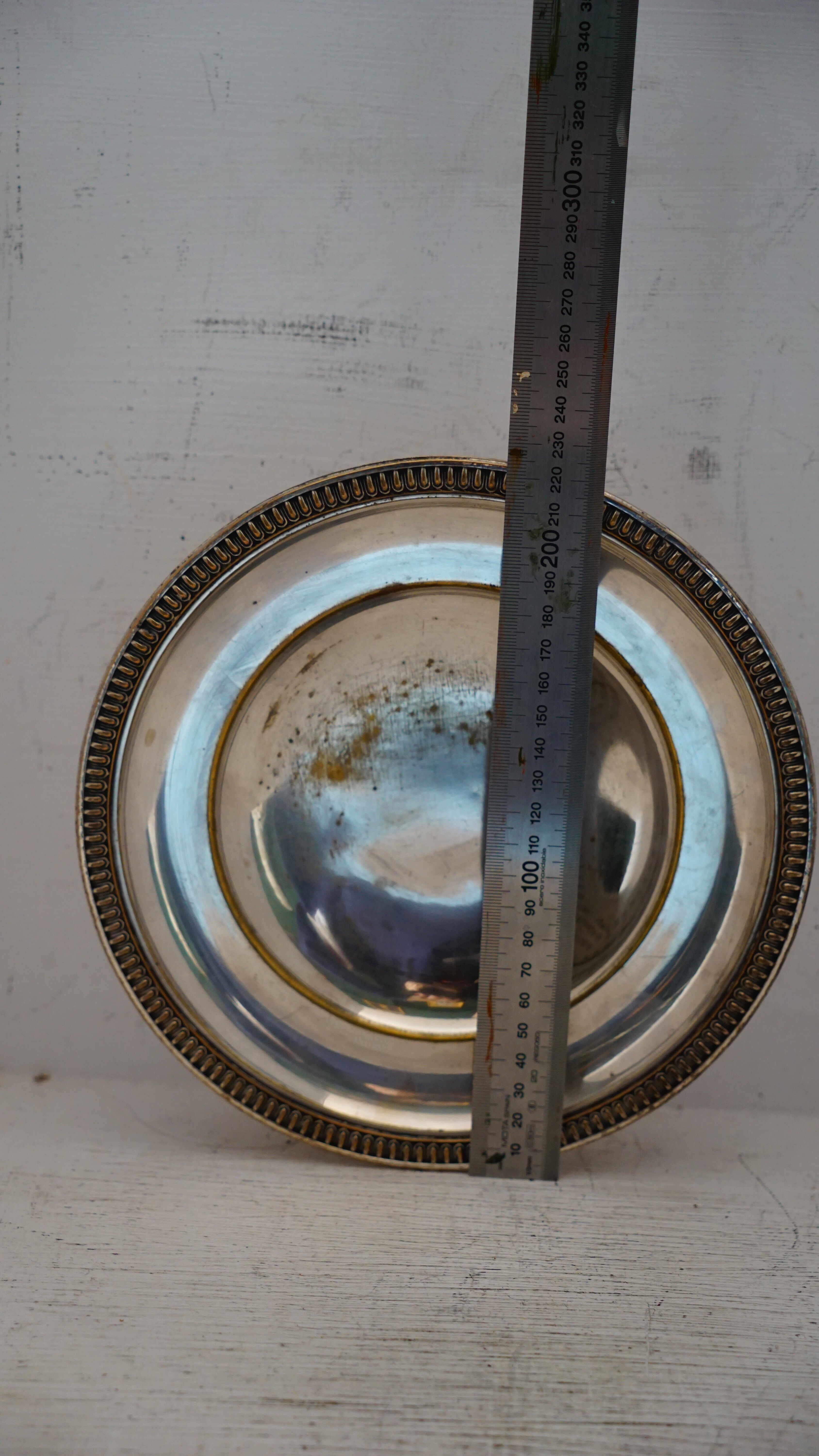 Duo of two small serving dishes