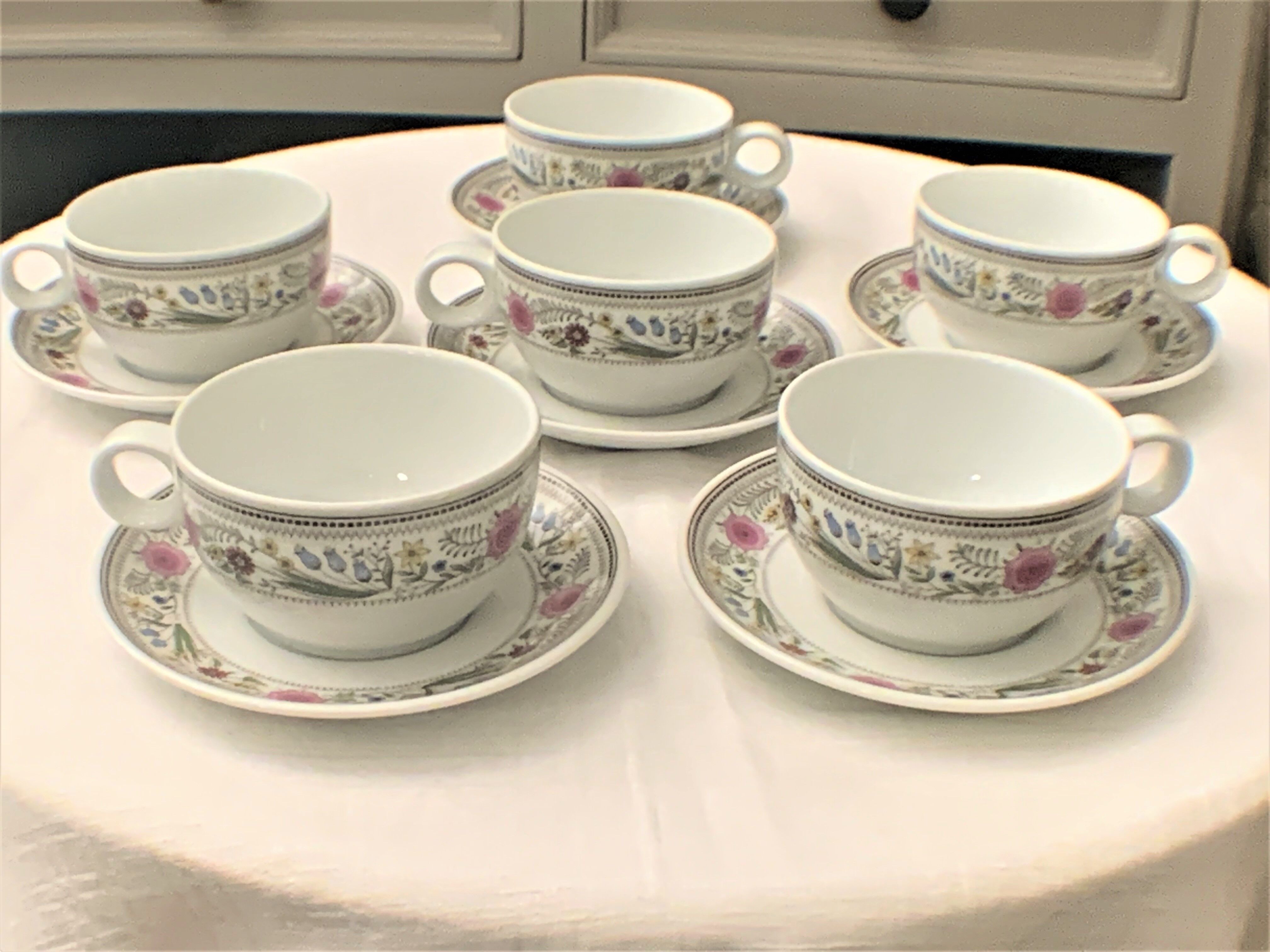 Tea set, six cups and six saucers
