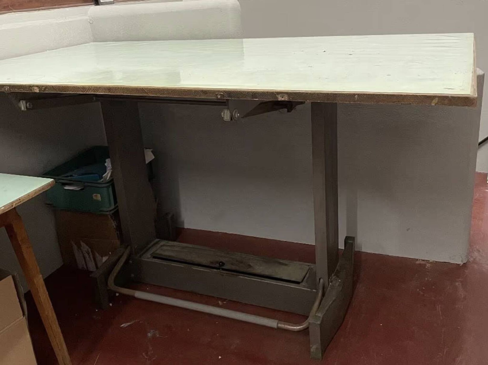 Table à dessin ELITE Neolt Bergamo vintage et robuste d'Italie, avec industriel