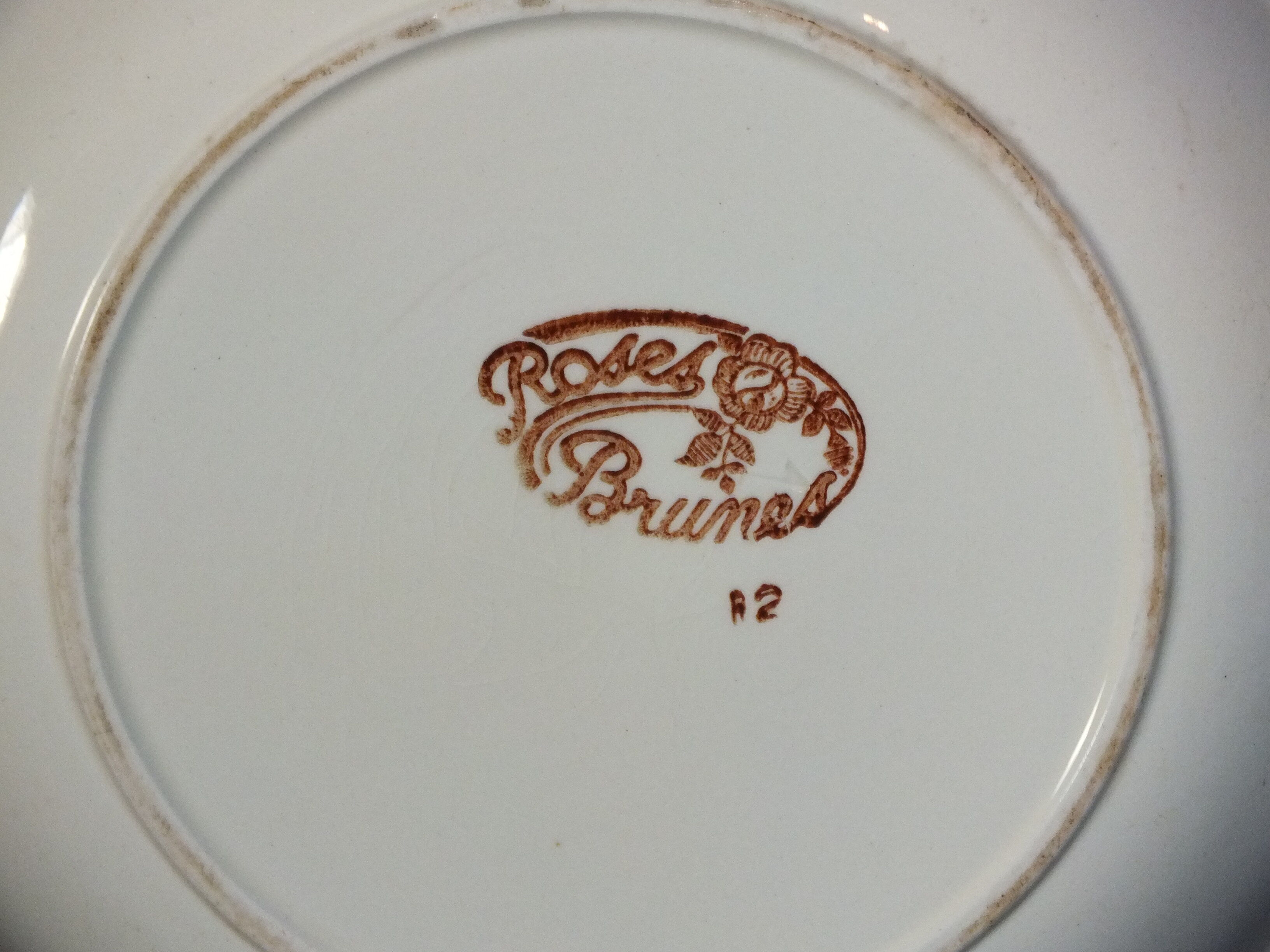 2 vintage round dishes - brown roses