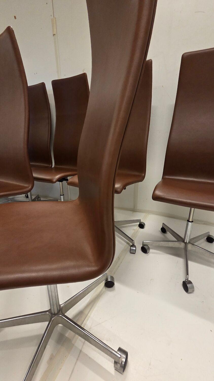 Chaise Oxford à dossier haut par Arne Jacobsen pour Fritz Hansen