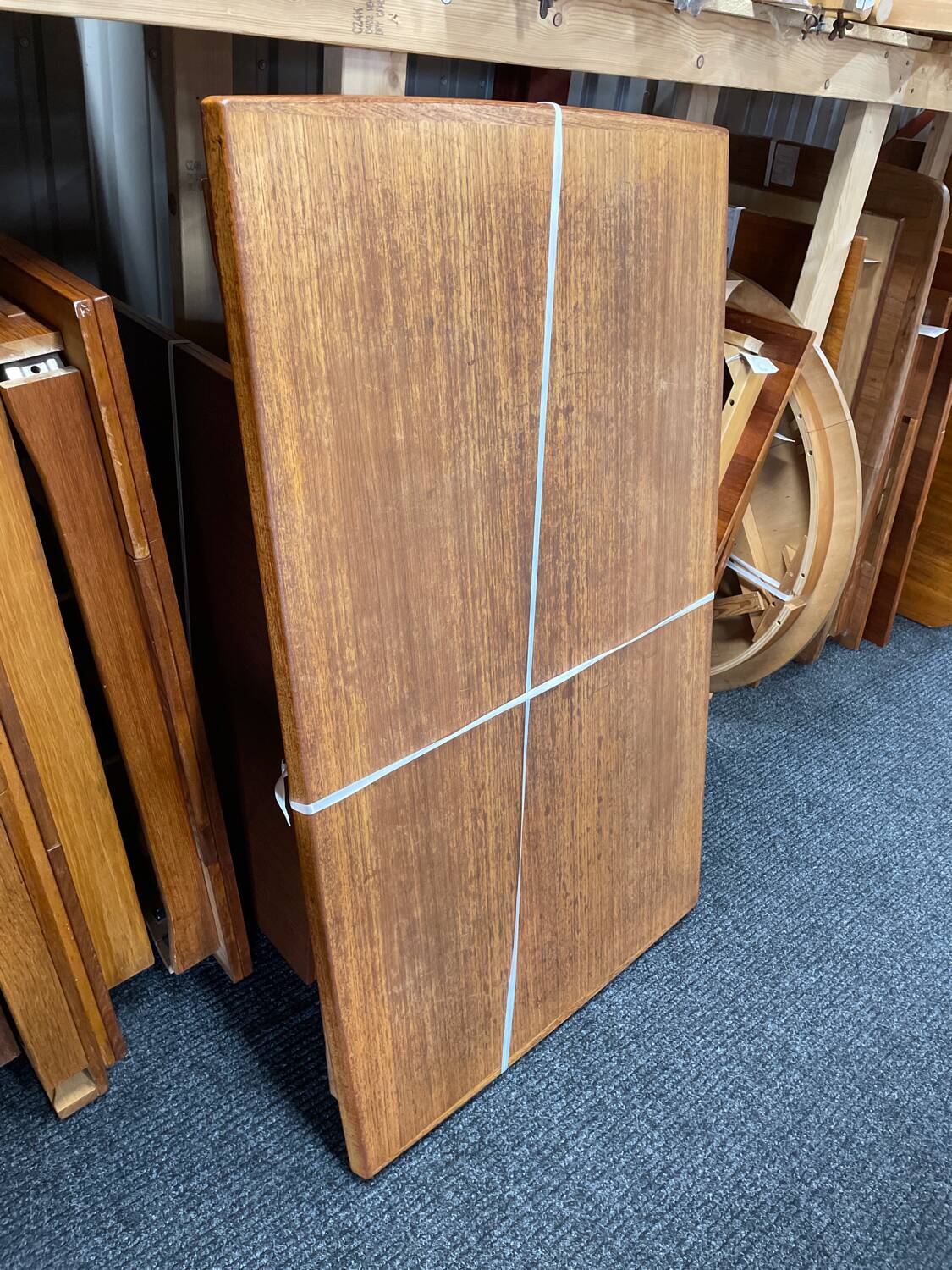 "Wallet" dining table, Henning Kjærnulf, Vejle Stolefabrik