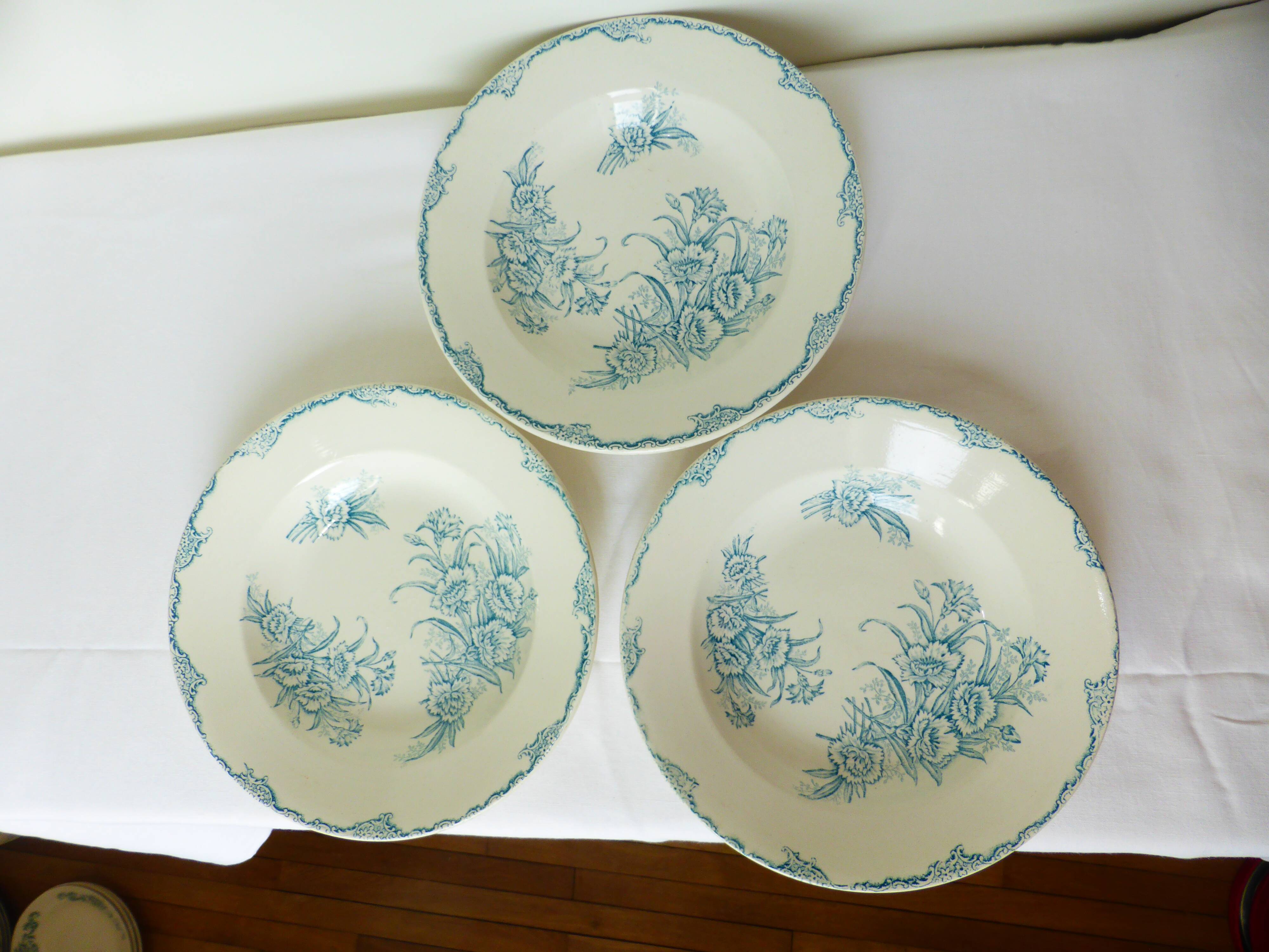 3 vintage deep plates in ironstone by L&G model Oeillets 220524