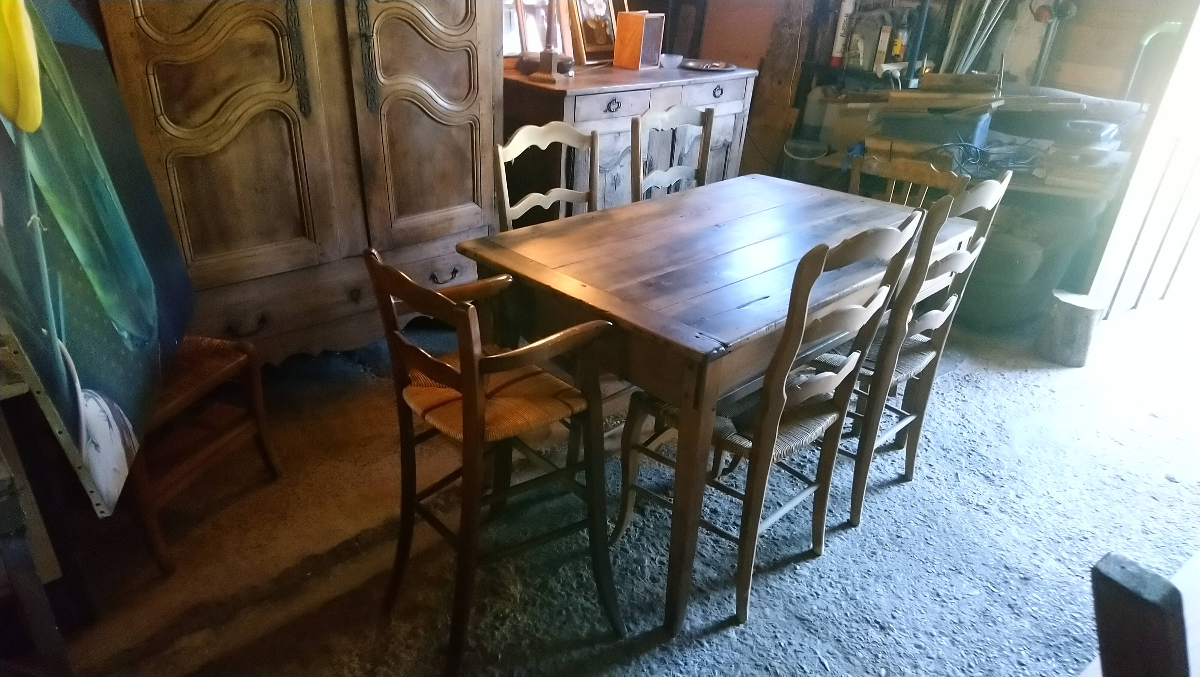 Bresse farmhouse table in walnut