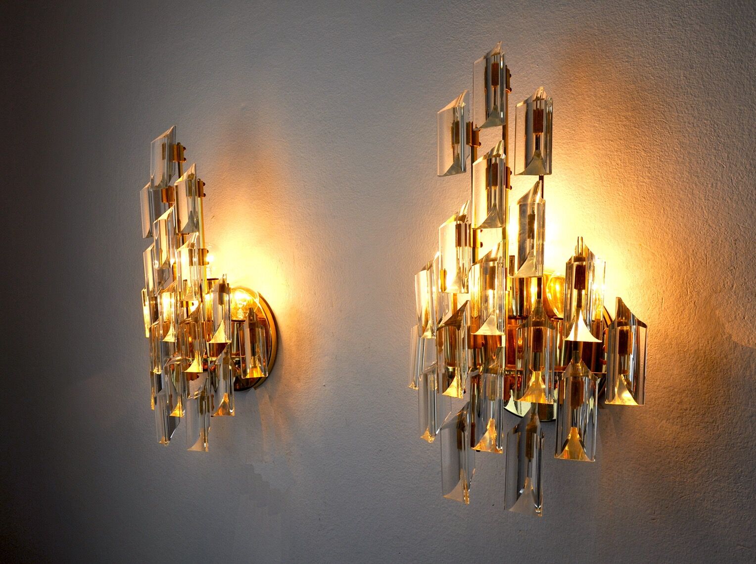 Pair of oscar torlasco wall lamps, triedri glass, italy, 1970