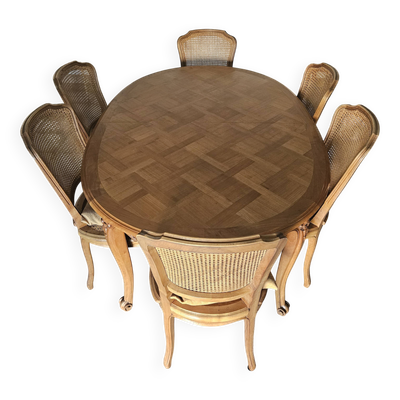 Table ovale en merisier fait par un ébéniste, avec 3 rallonges  et 8 chaise