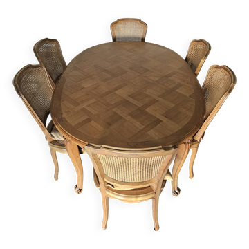 Table ovale en merisier fait par un ébéniste, avec 3 rallonges  et 8 chaise