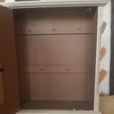 Elegant linen patinated key box