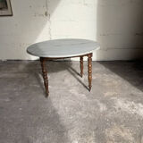 Drop-leaf table