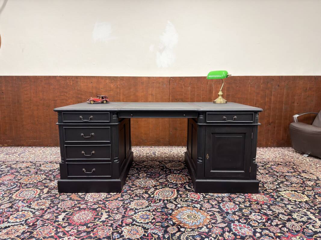 Classic English Black Chesterfield Desk