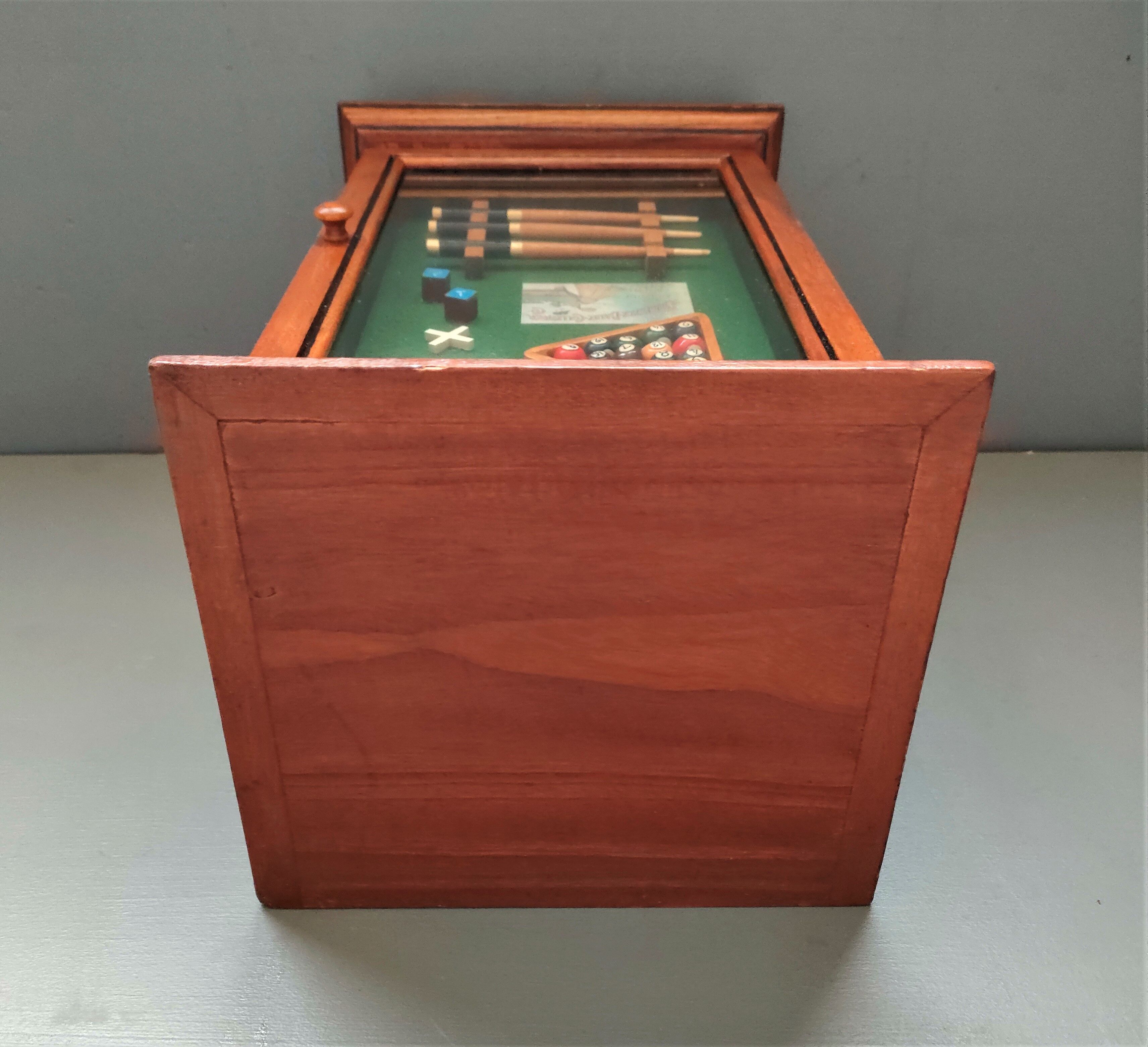 Display chest diorama for cd - billiards club - 80s - england