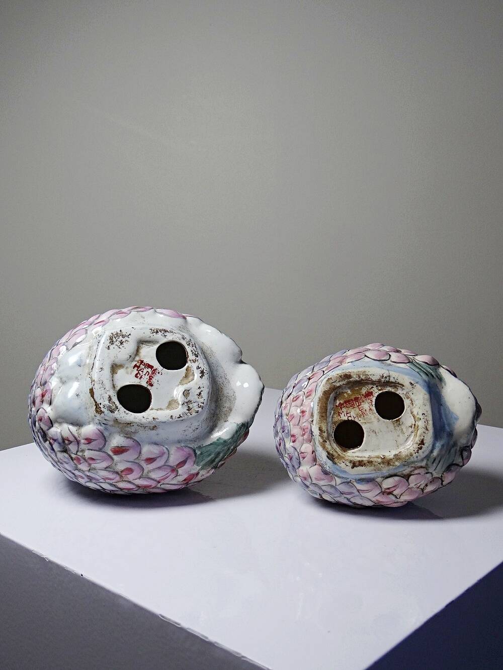 Pair of hand-painted Chinese porcelain quails, 1960s-1970s.