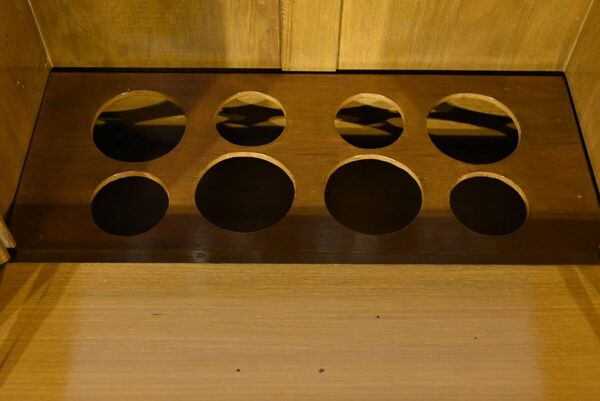 Cabinet Asiatique à Liqueurs en Bois Laqué, Chine – 1950