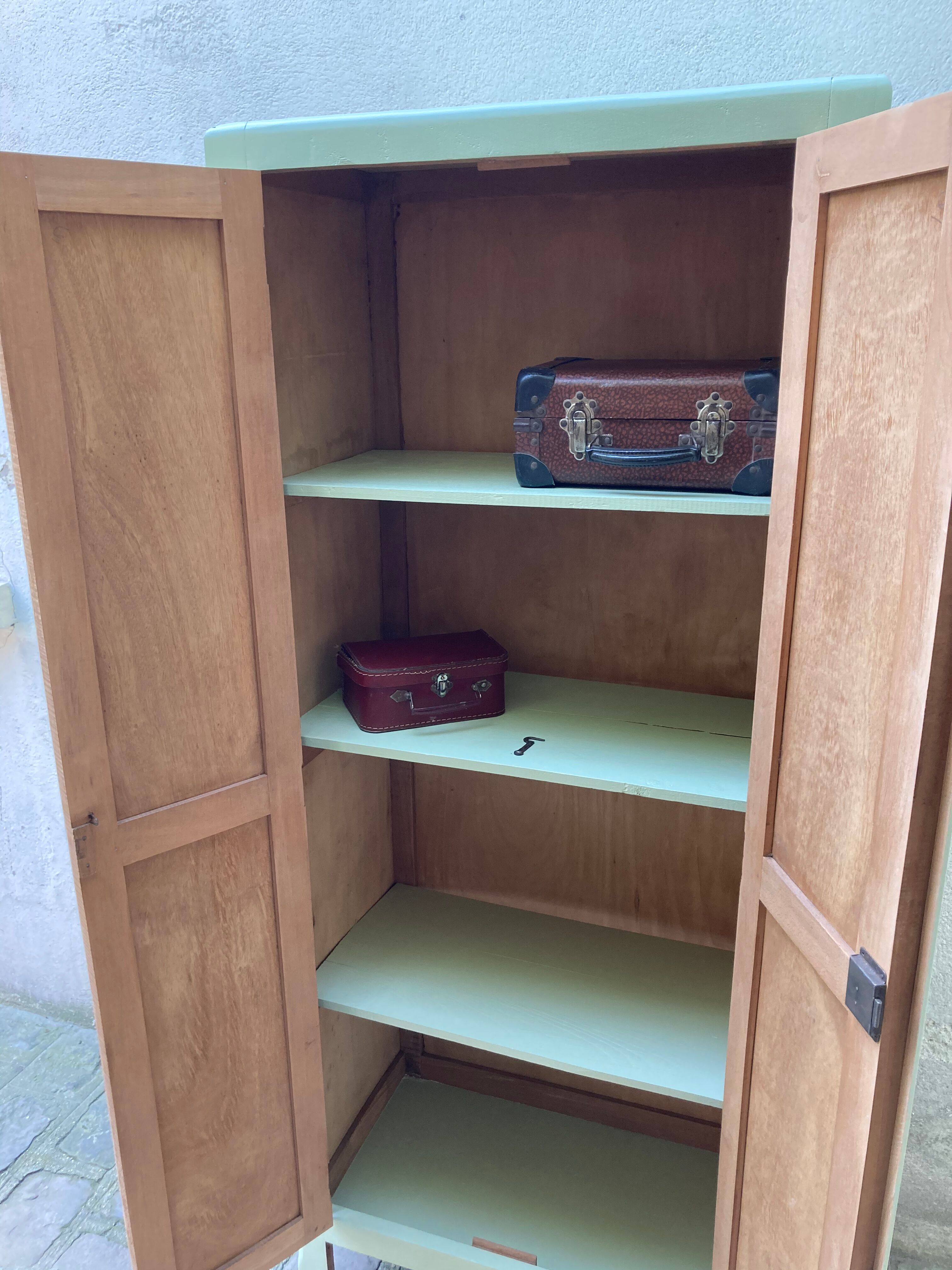 Parisian linden cabinet