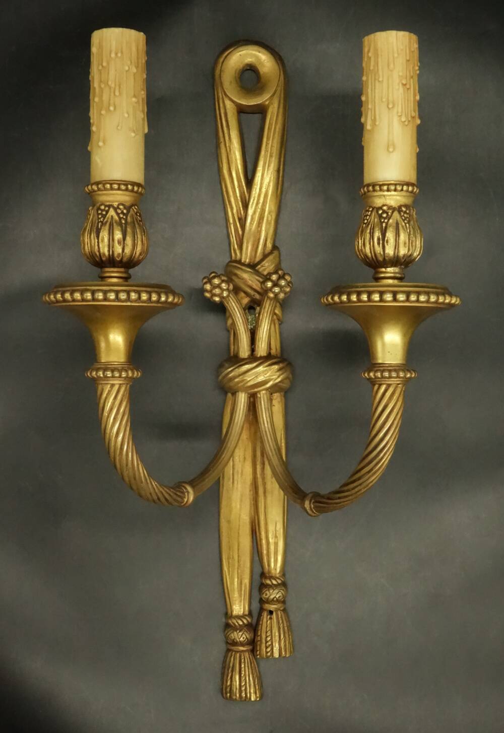 Large Louis XVI style ribbon applique