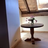 round fir table