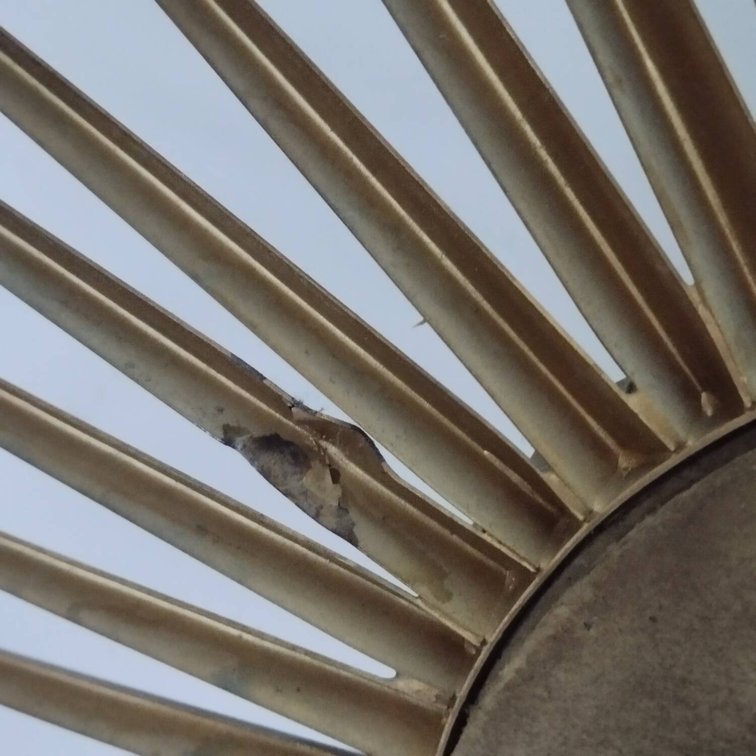 Chaty Vallauris sun mirror