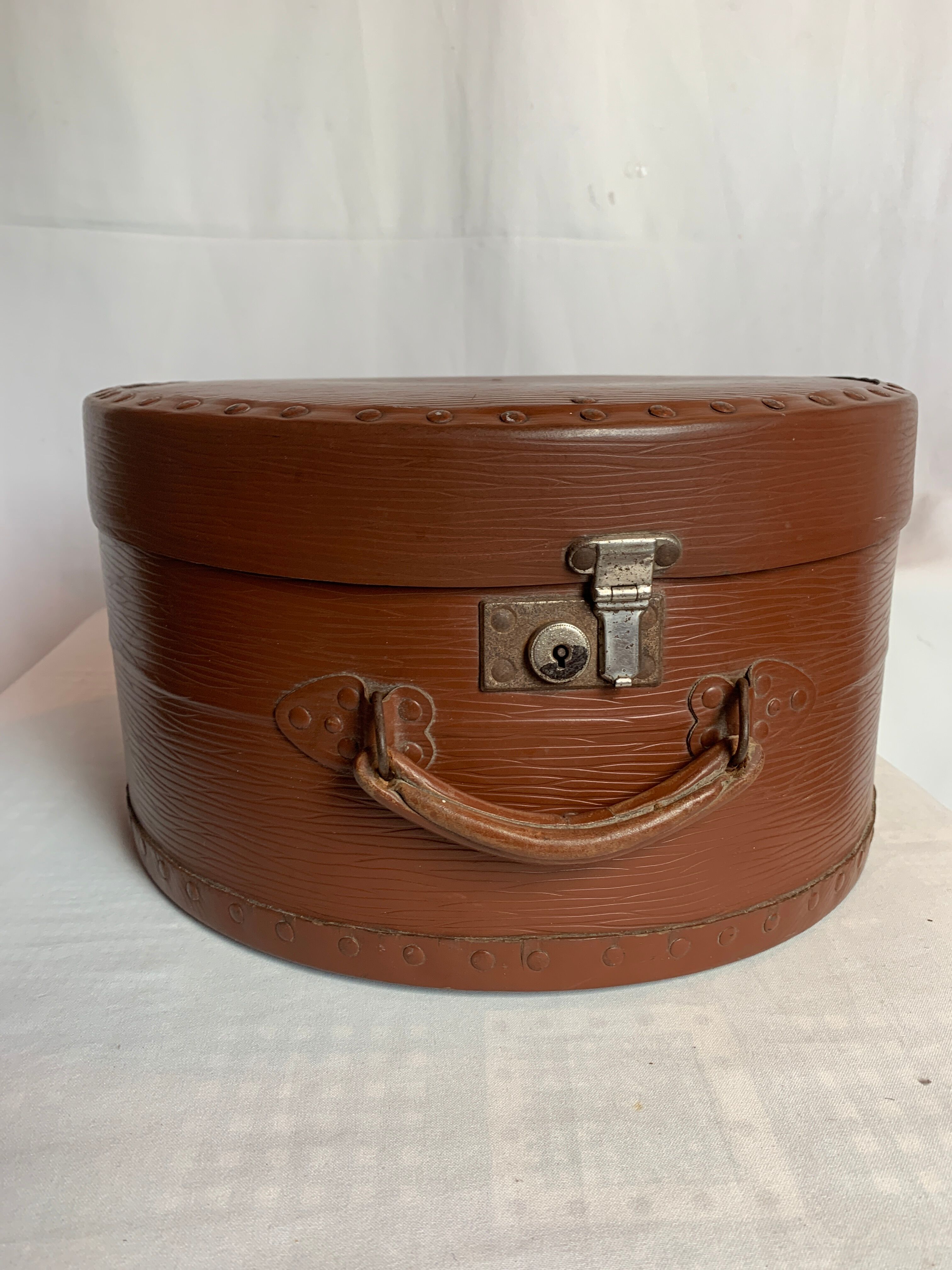 Hat box