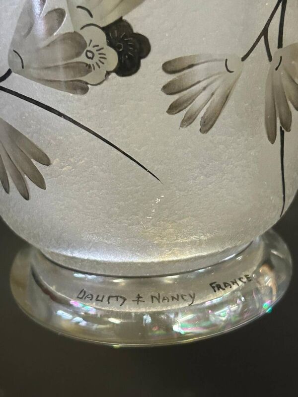 Vase Daum Nancy France - Oiseau Branché Réserve a l’acide rehaussé d’émail noir