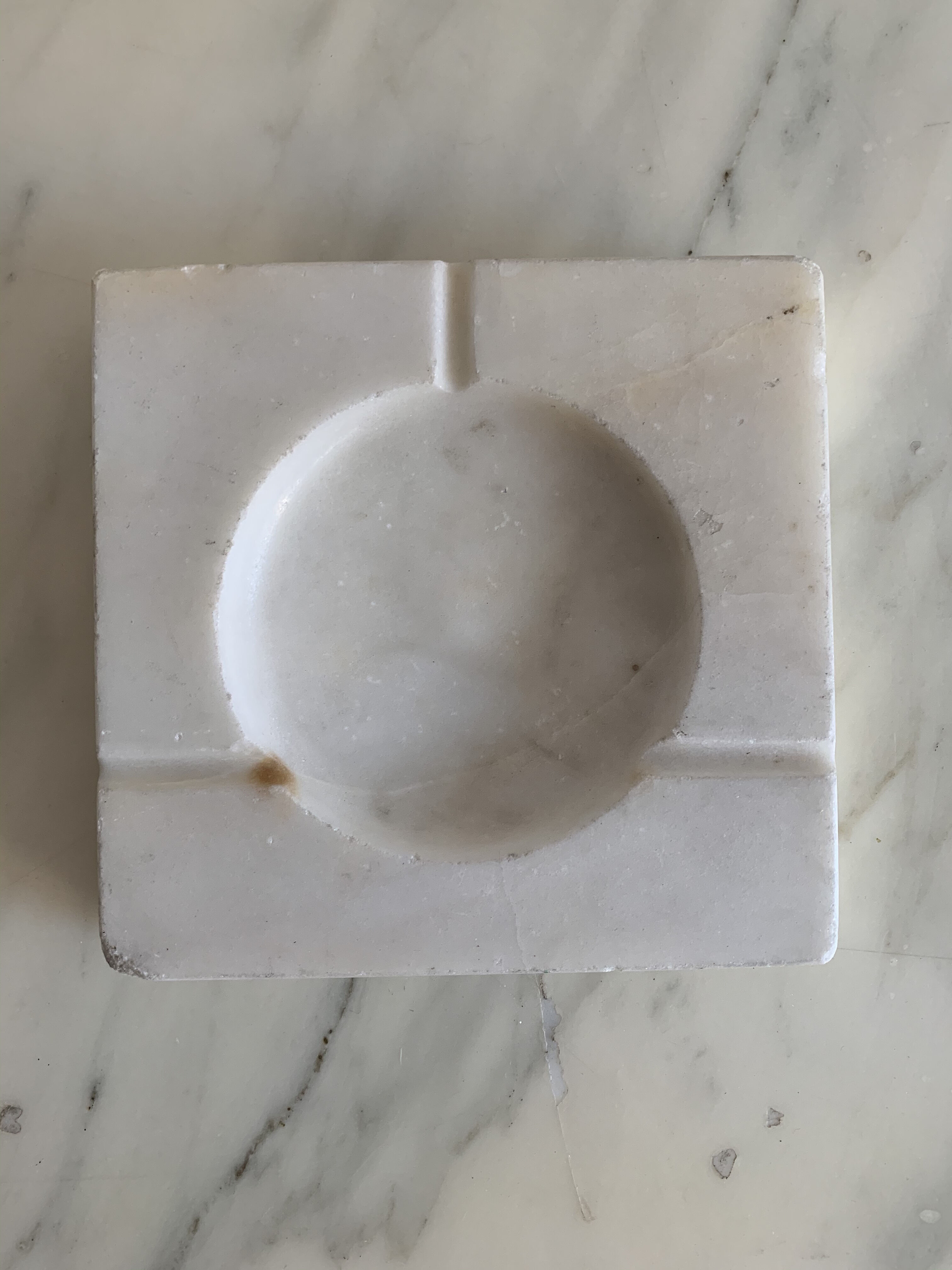 Square ashtray in white marble