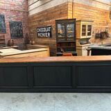 Counter early twentieth oak