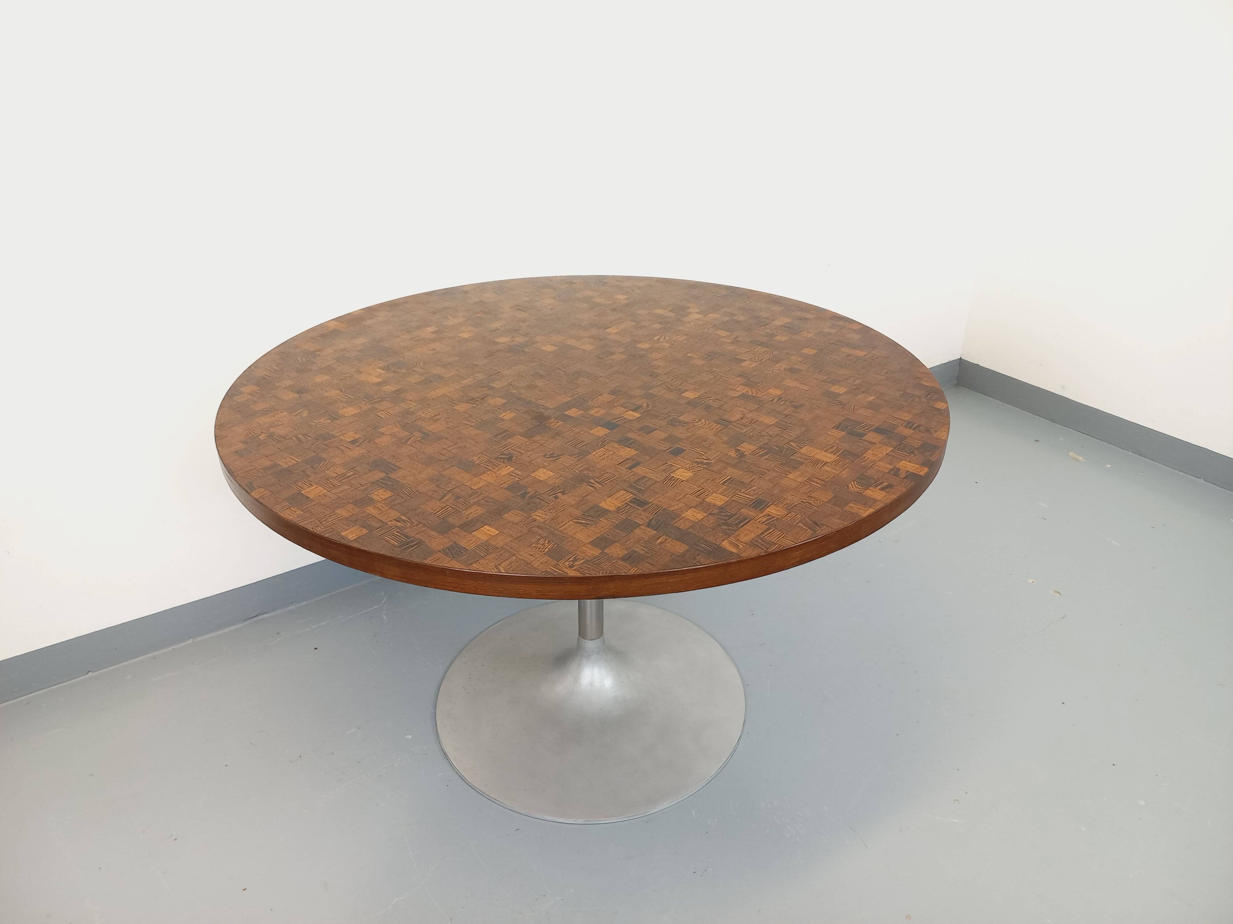 Vintage round tulip dining table by Dieter Wackerlin