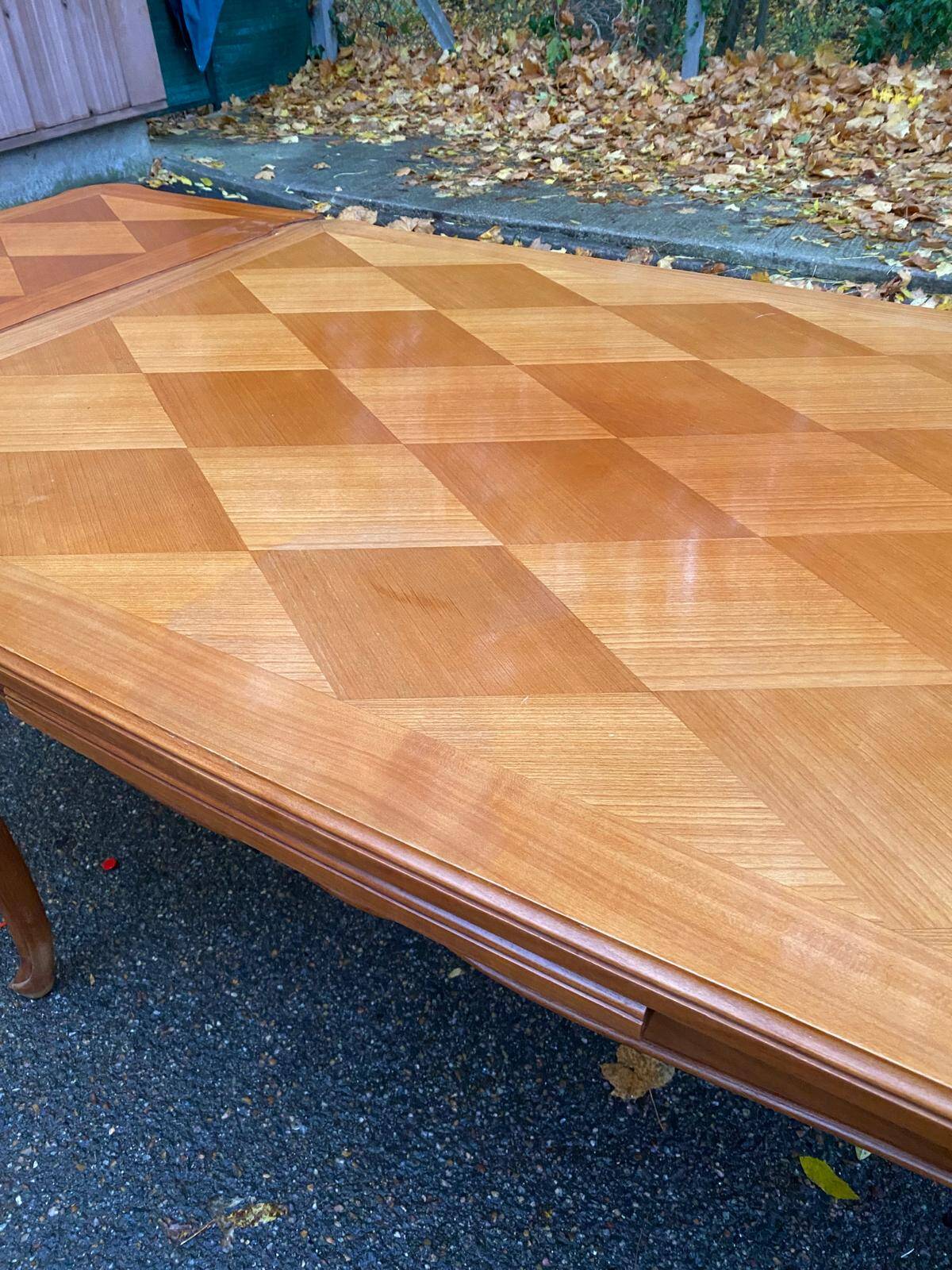 Table à manger rectangulaire extensible Louis XV en bois massif 220cm