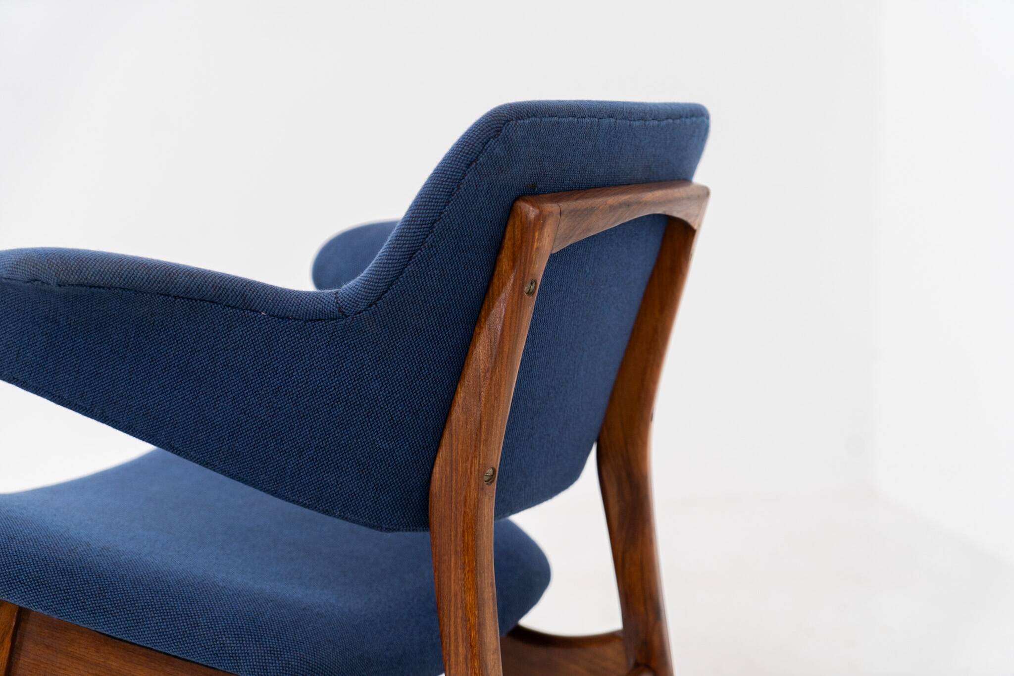 “Pinguin” armchair by Louis van Teeffelen for Wébé