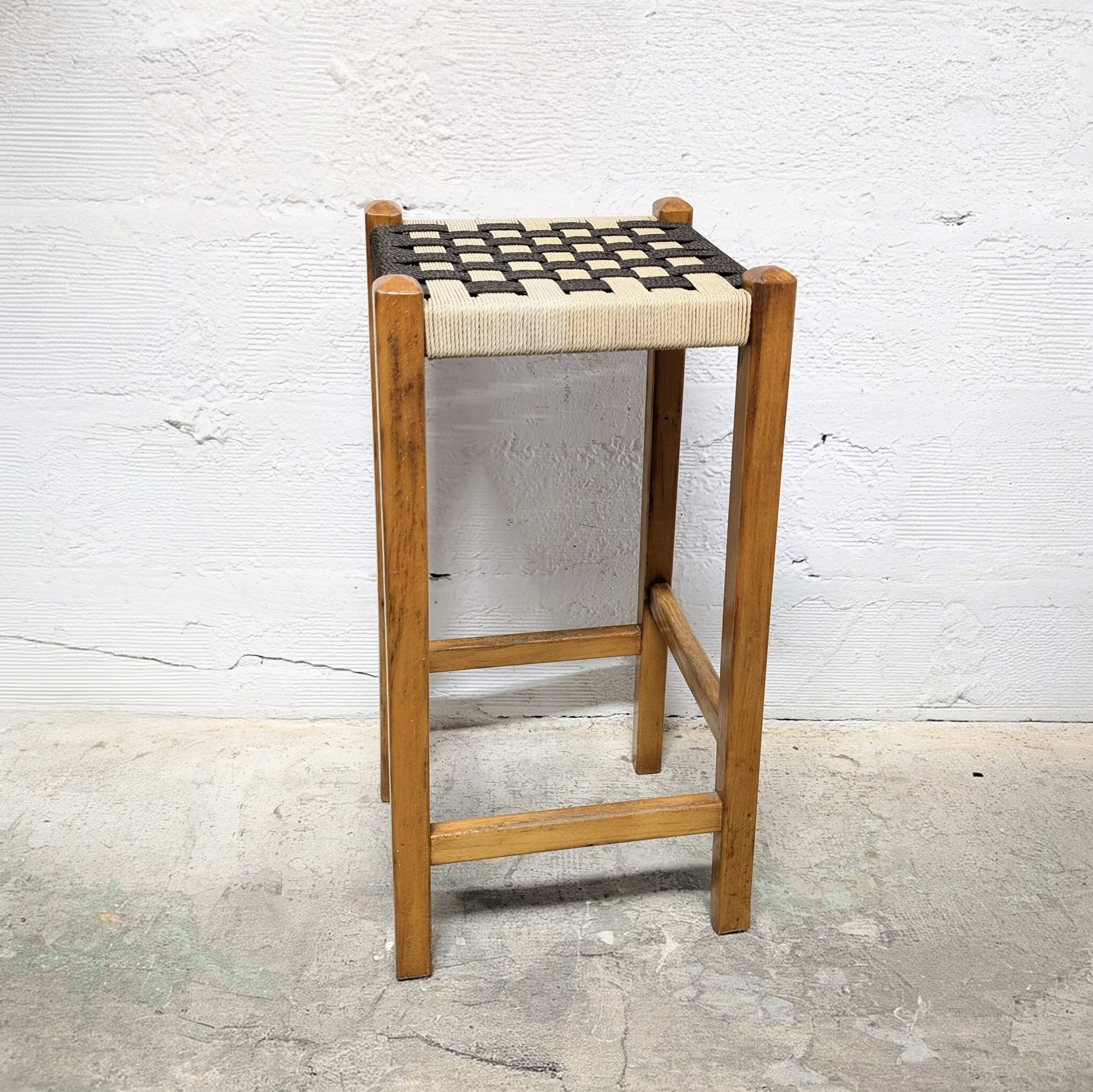 Tabouret de bar bois et corde tressée