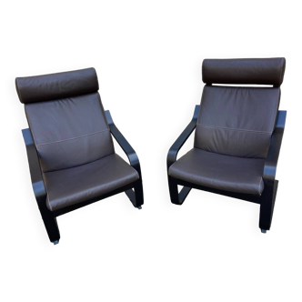 Paire de fauteuils en cuir modèle poang