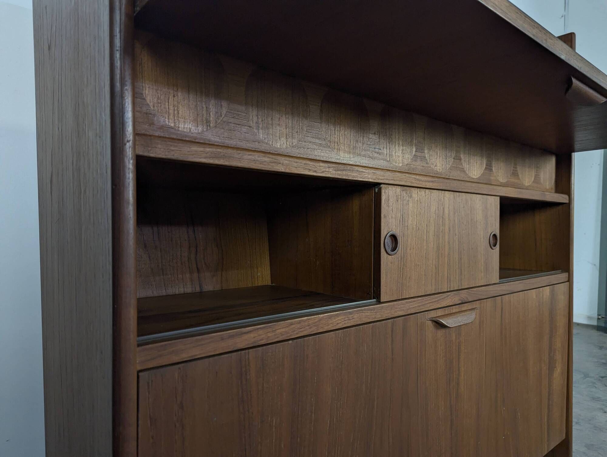 Model bar SK 661 in rosewood by Johannes Andersen for Skanning & Son.