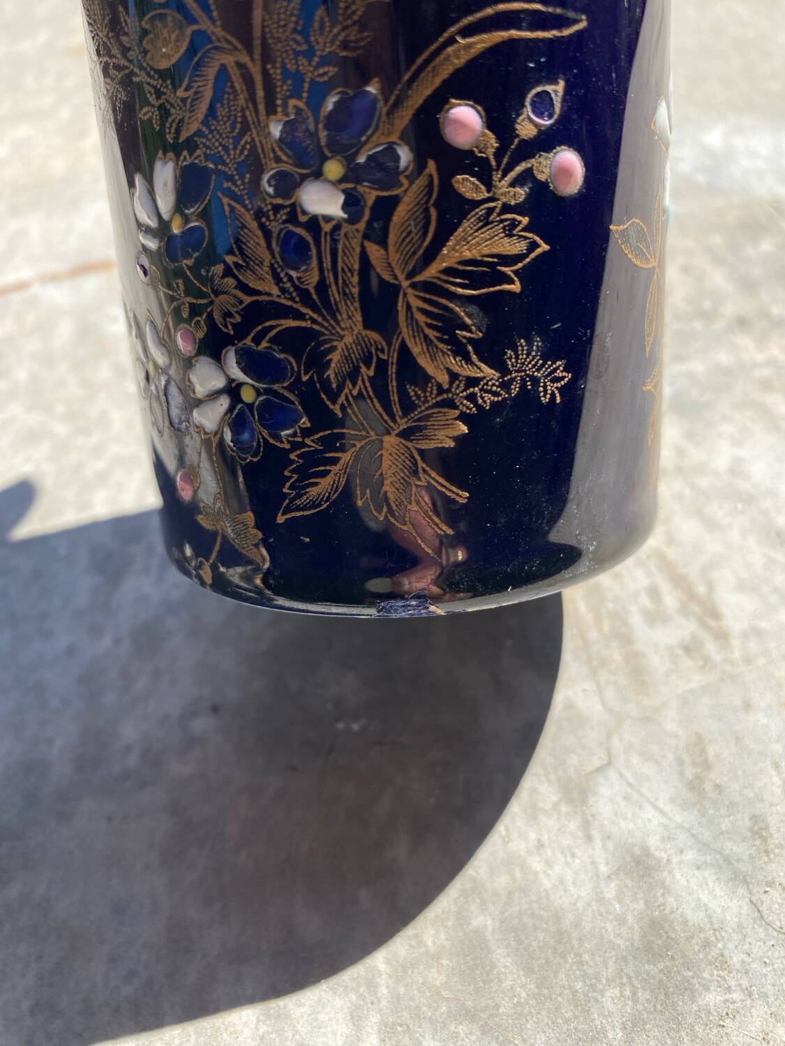 Pretty little vase, enamelled bfk boch and brother