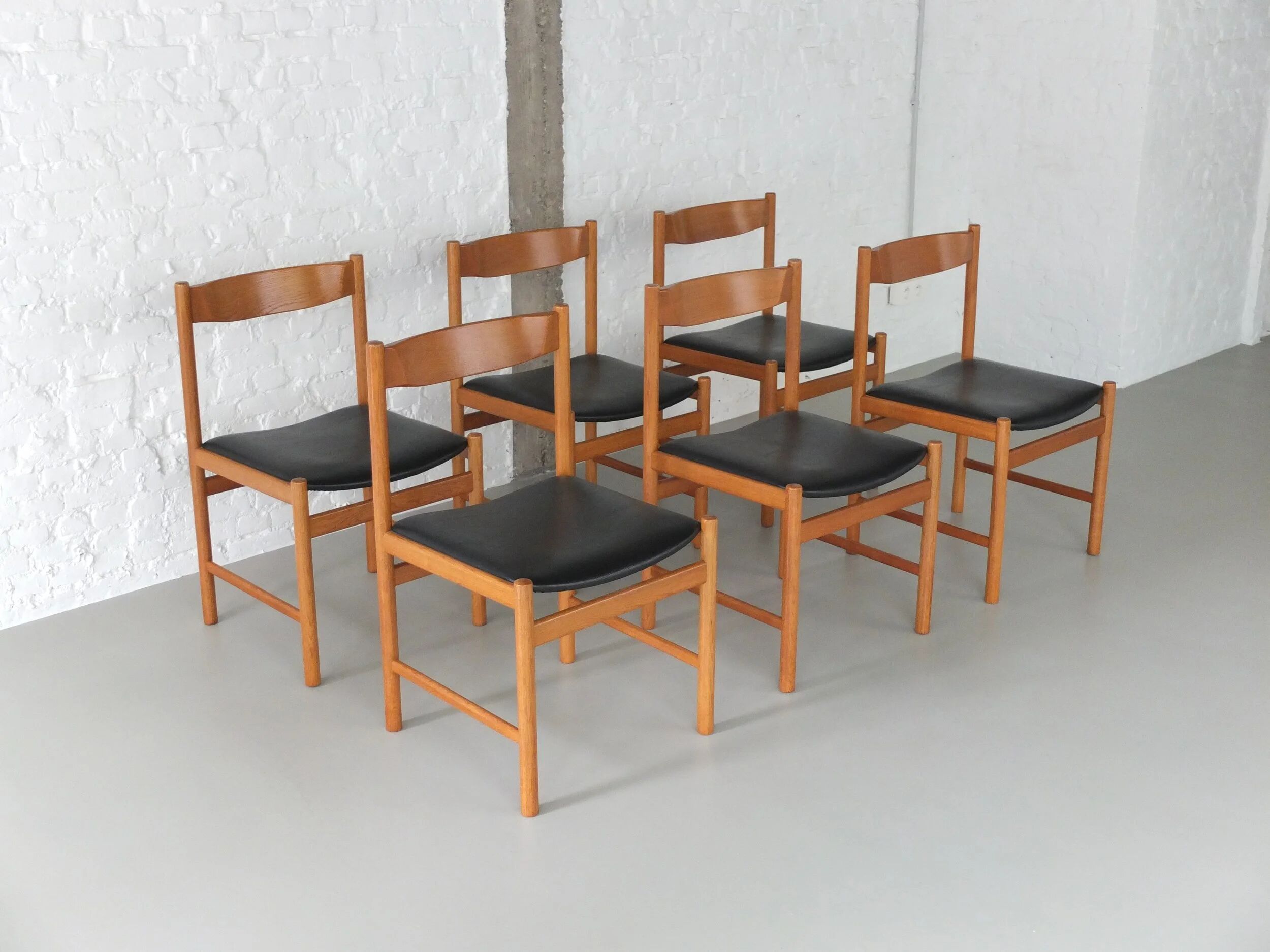 Dining set in natural oak by Meubelatelier Vanda, 1970s