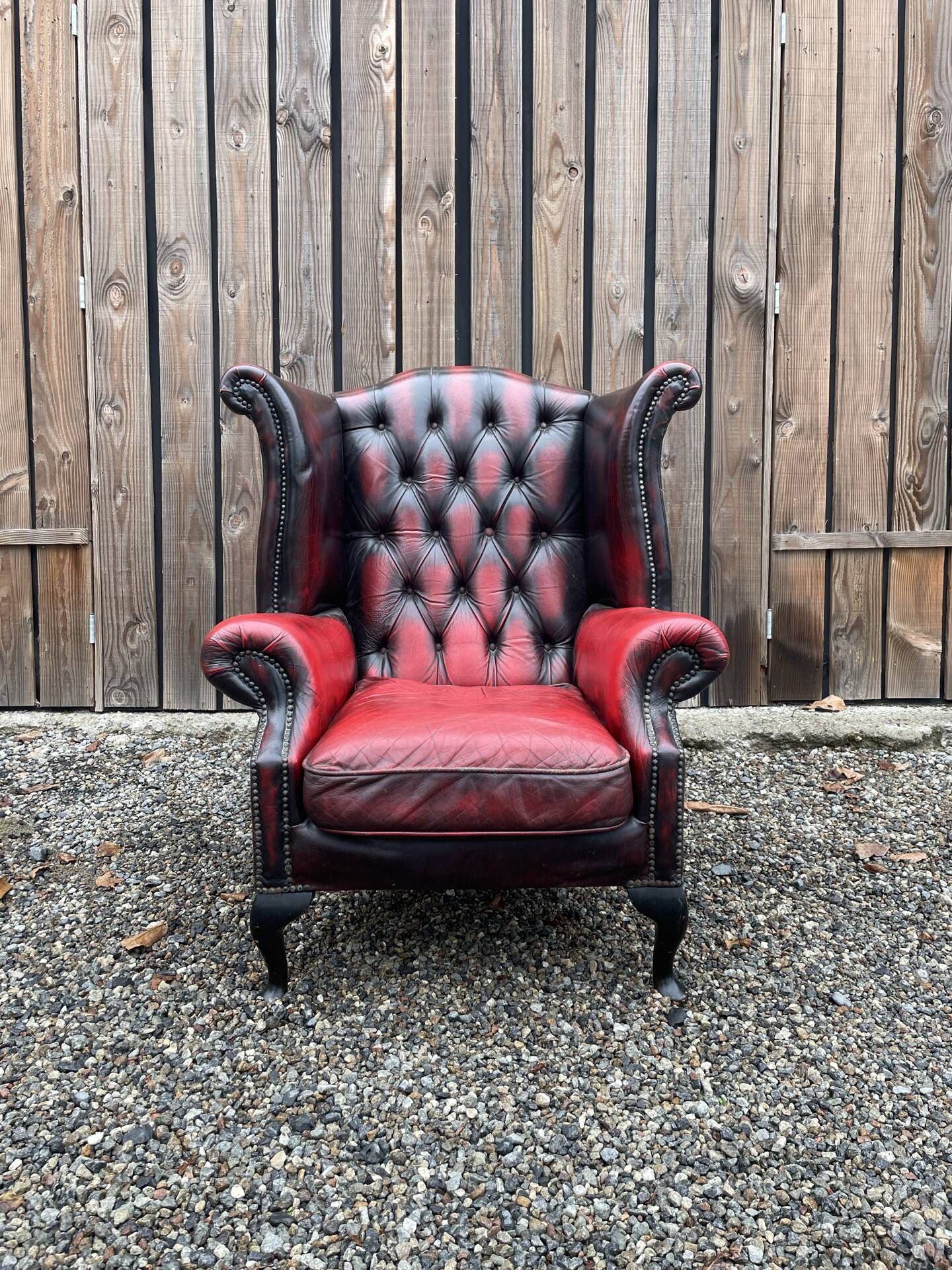PAXTON Chesterfield-style armchair