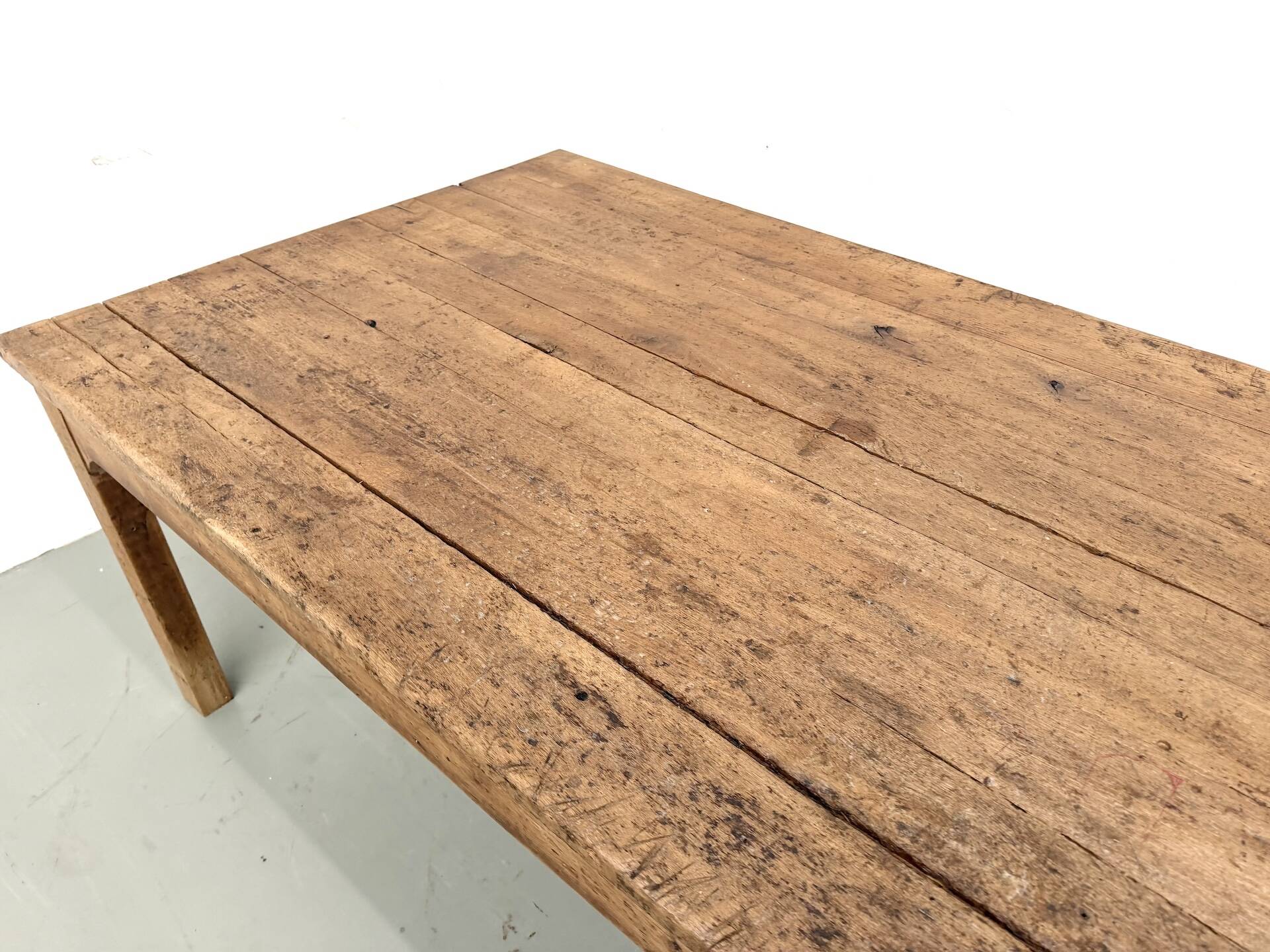 Large brutalist farmhouse table in solid oak from the 1950s.