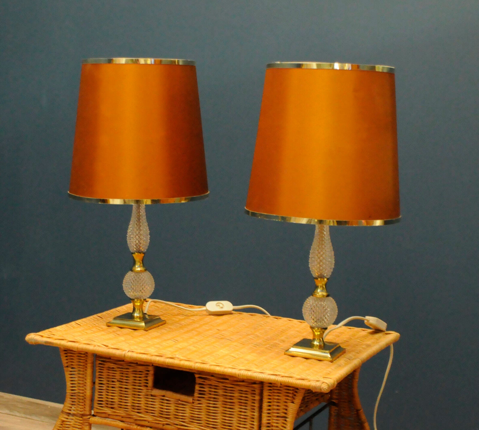 Paire de lampes en verre, modèle baccarat, xxe siècle