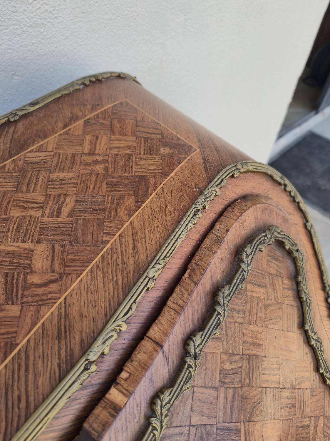 Louis XV style lady's desk in marquetry and bronze