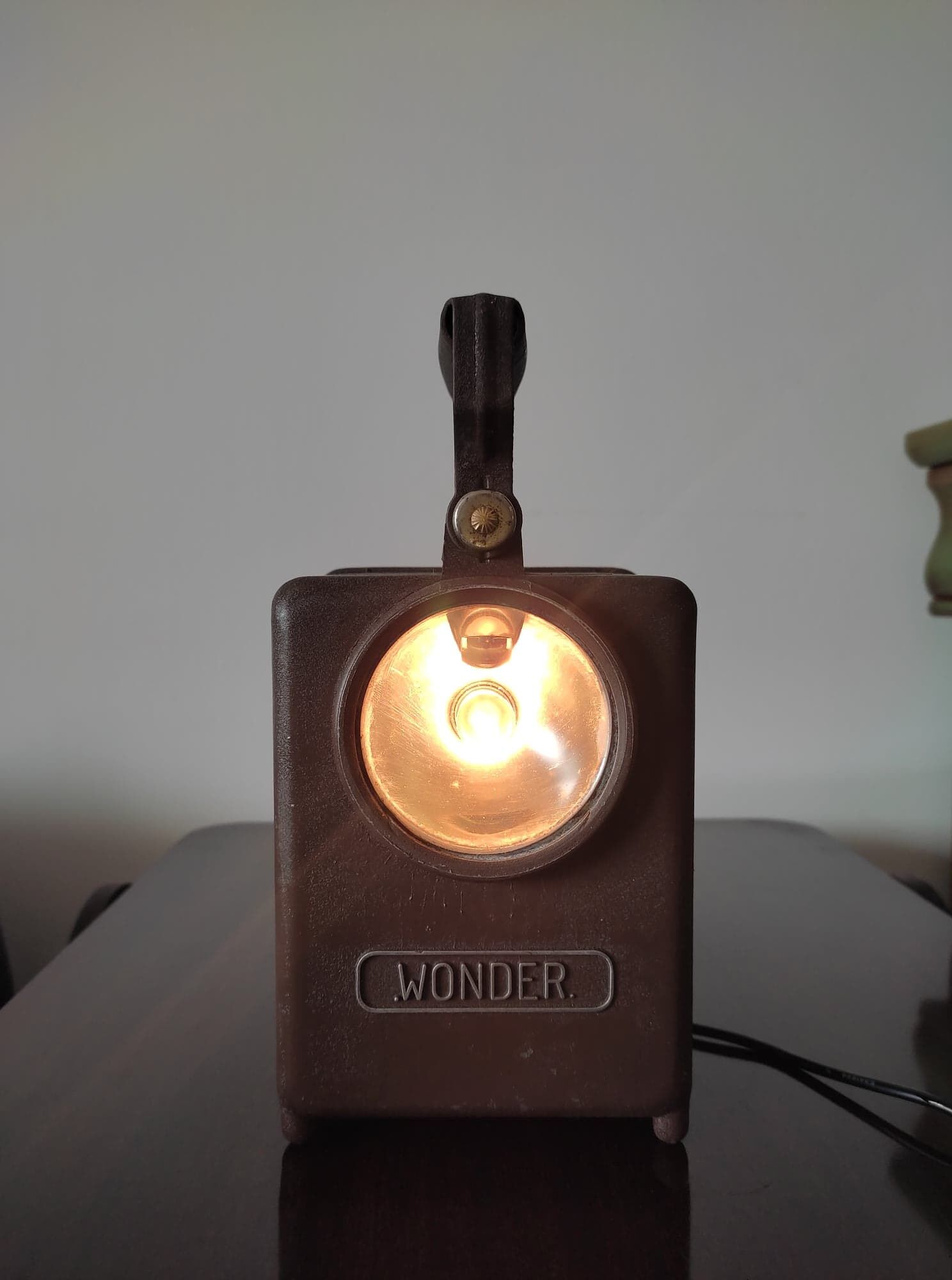 Wonder agral lamp in cast iron 1950/1970