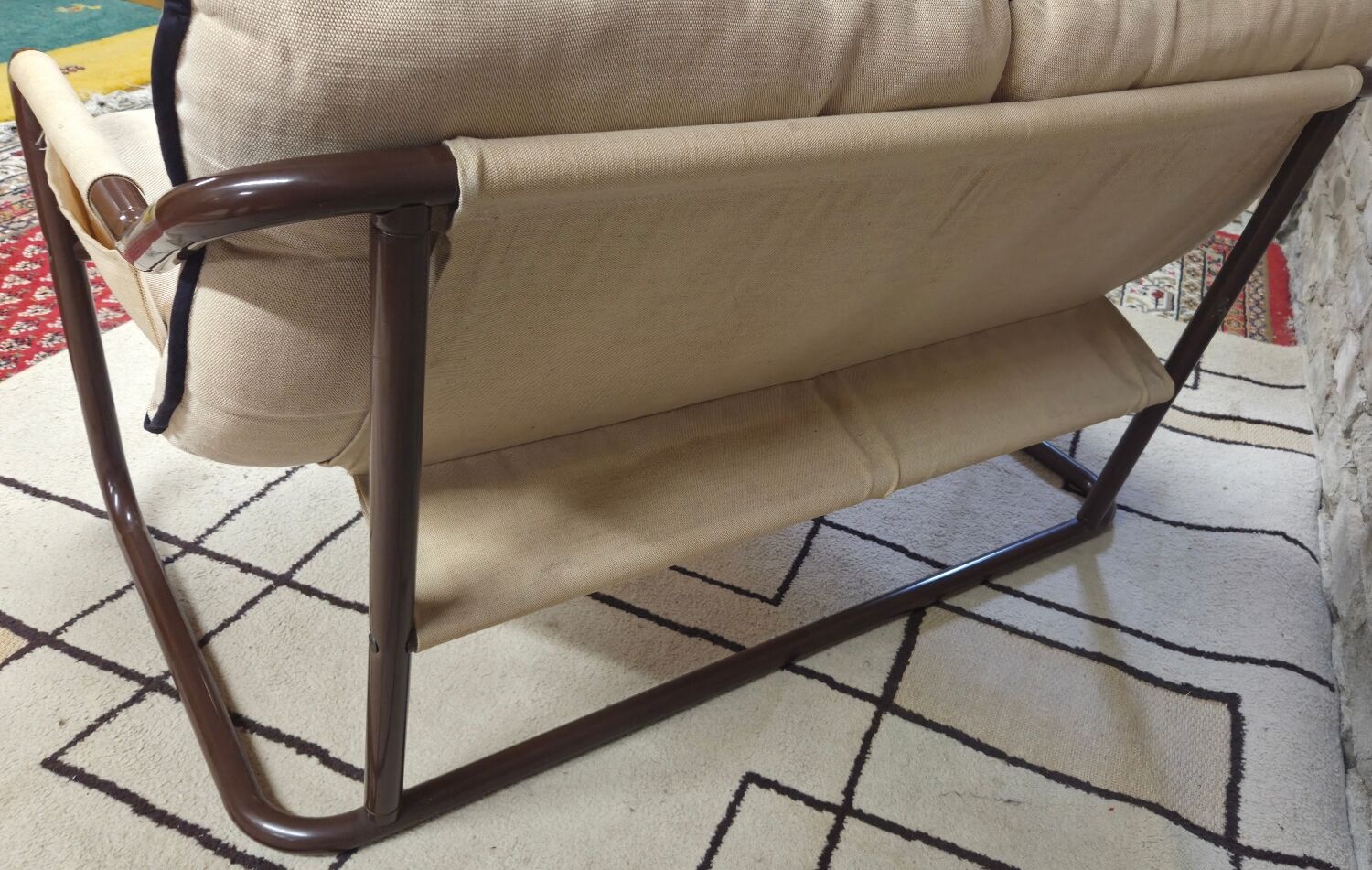 Tubular two-seater bench from the 1970s.