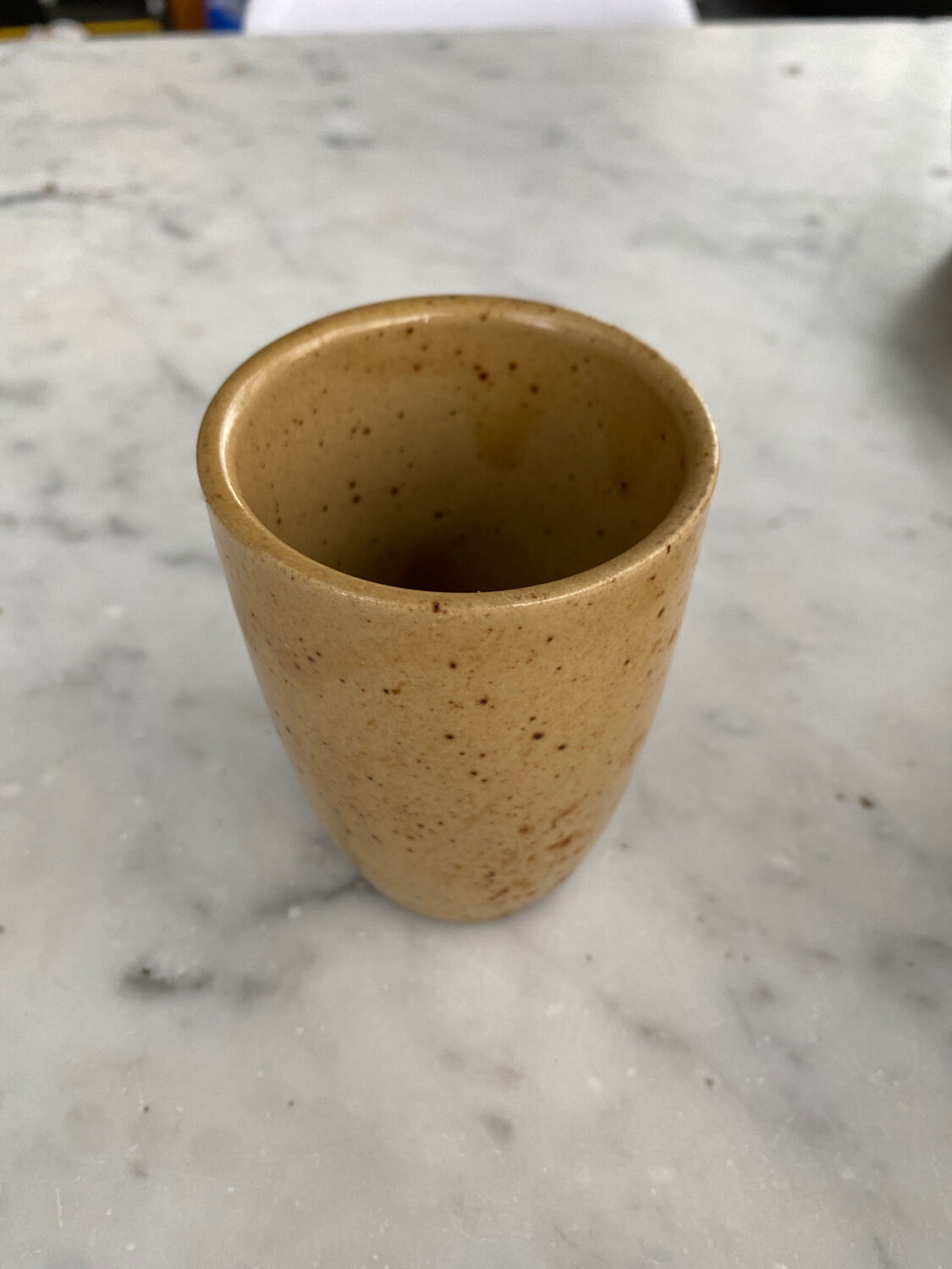 Christmas pop up 2022 yellow stoneware mugs