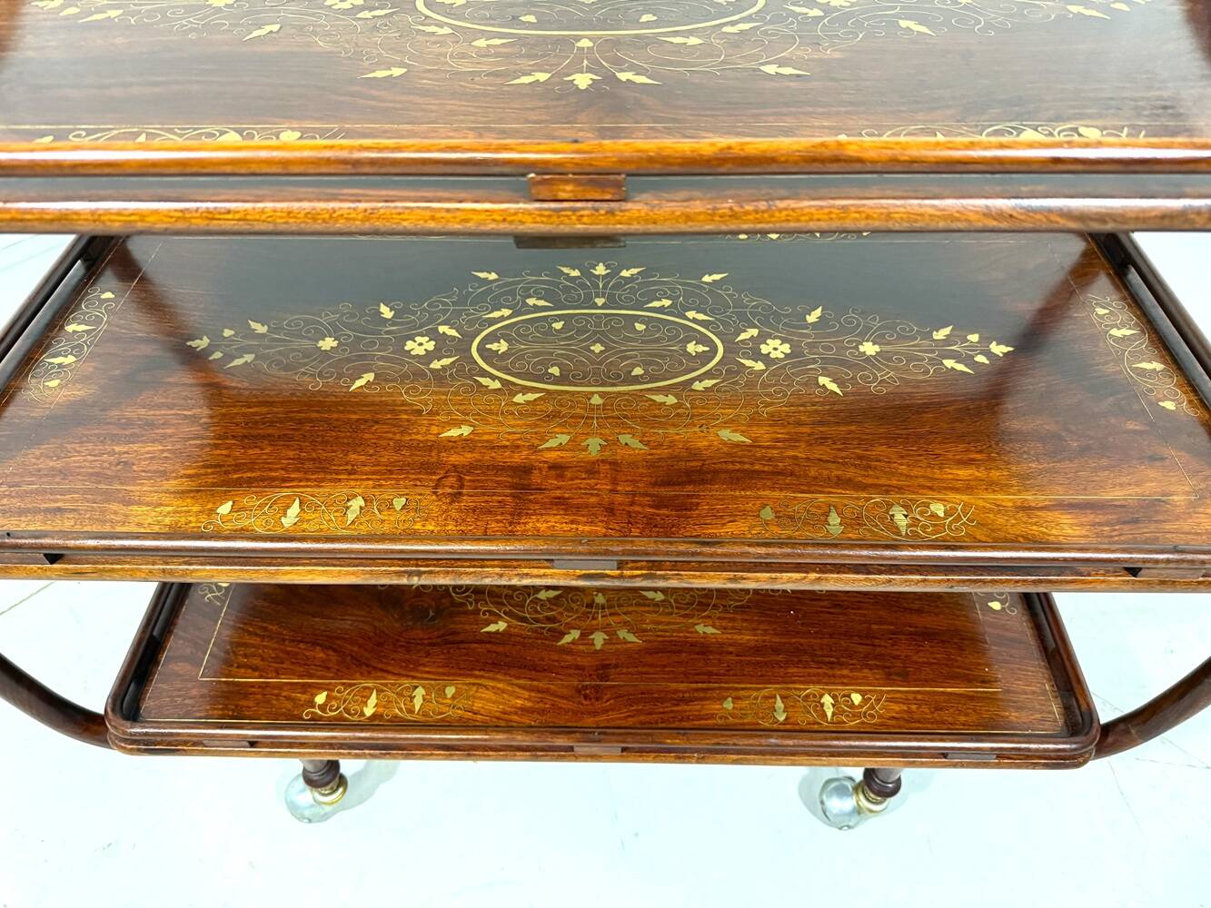 Anglo-Indian teak serving trolley with brass inlays from the 1930s-1940s.
