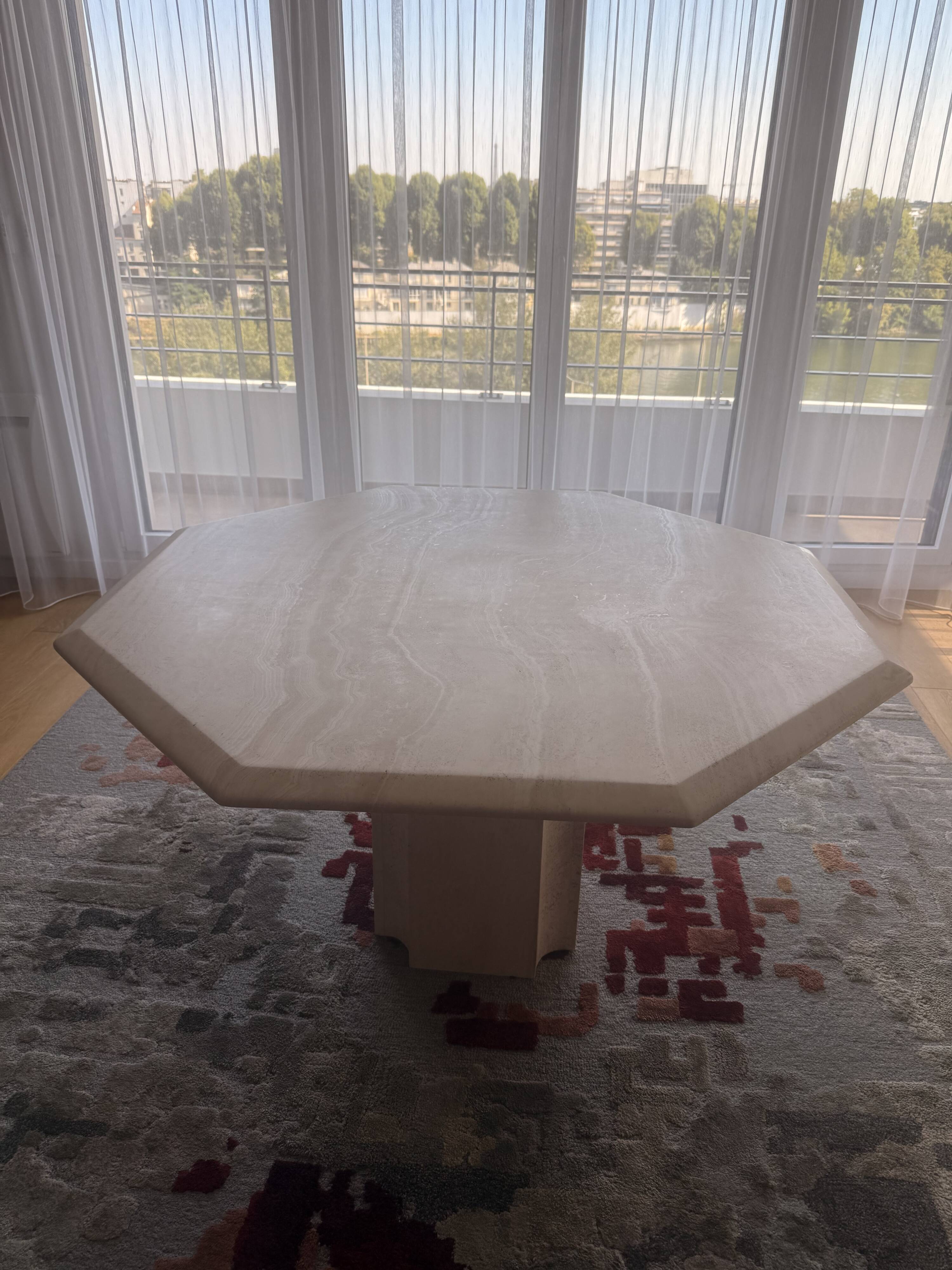 Table octogonale en travertin 130 cm Artelano état neuf