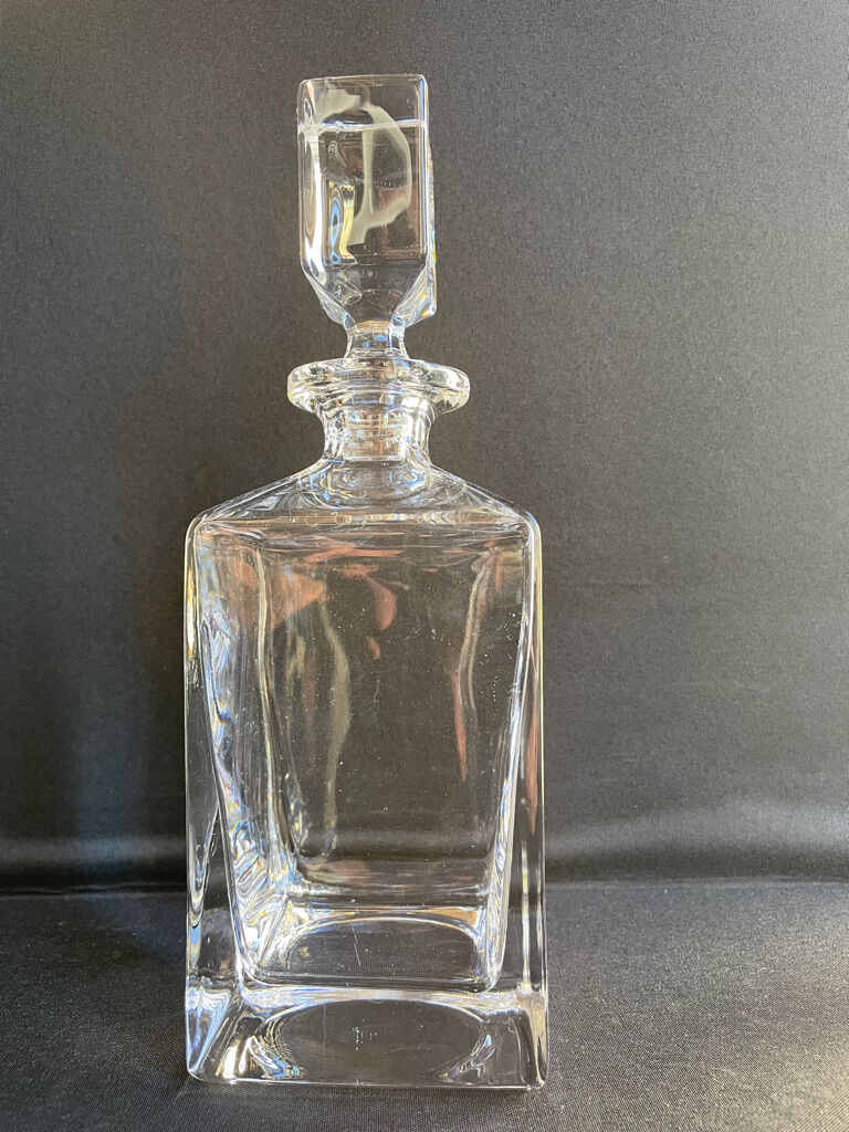 Whisky decanter in blown and cut crystal
