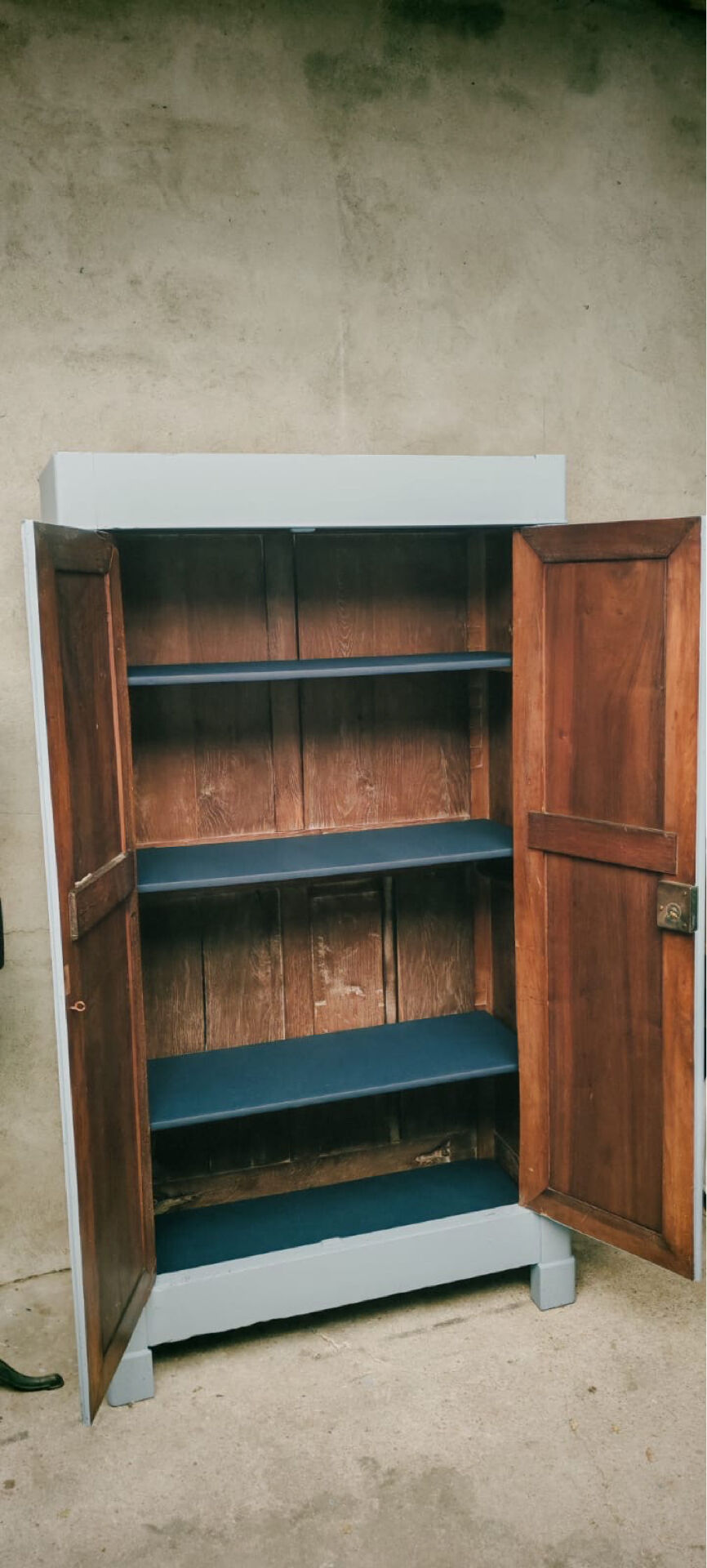 Armoire parisienne bleu ciel