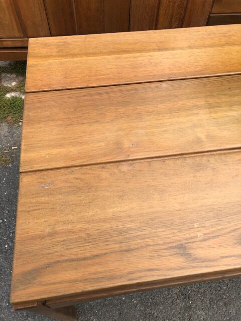 Scandinavian table with extensions