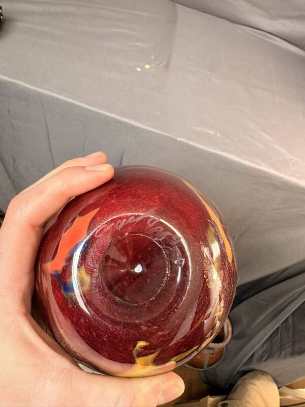 Vase, cache-pot Art déco en pâte de verre soufflé rouge et orange laqué marmoréen, signé et daté