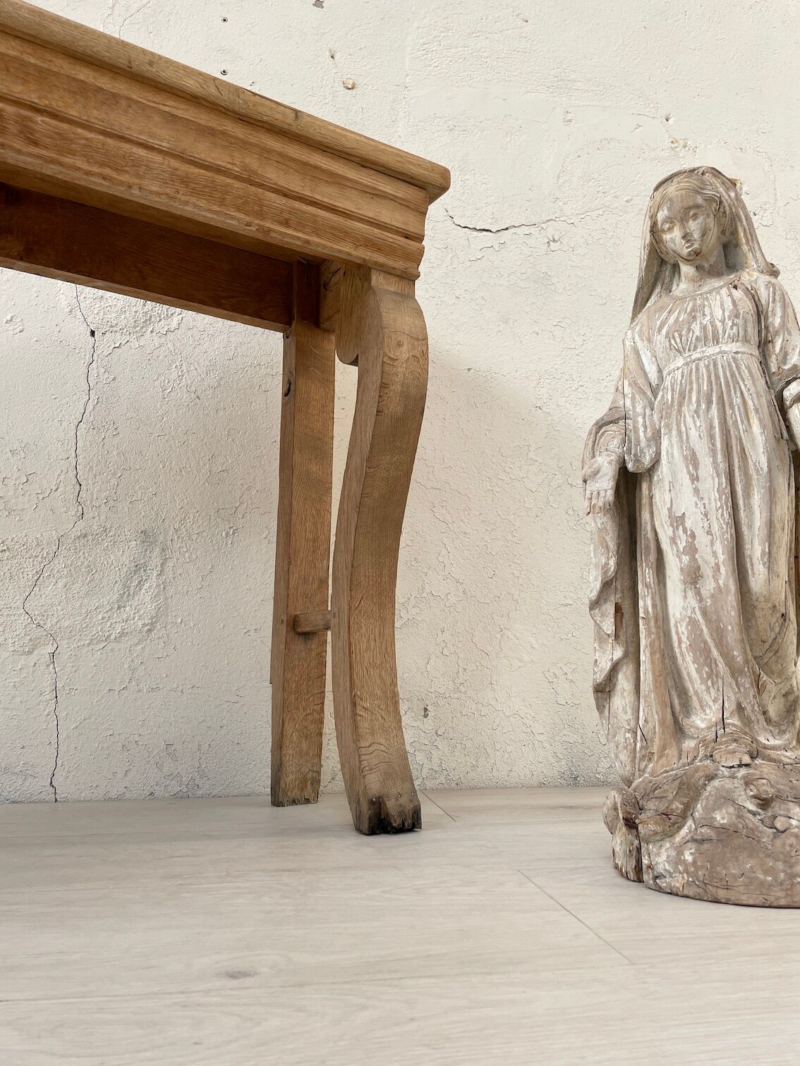 Raw oak butt console