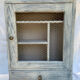 Armoire à pharmacie